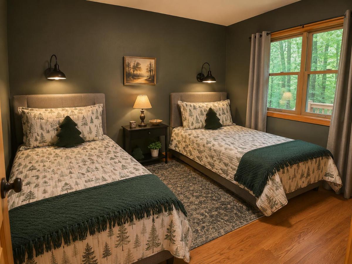 Honey Ridge Forest Retreat - B&B South Bloomingville