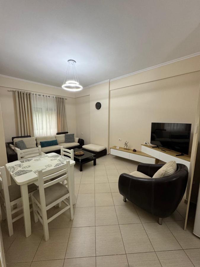 AIS Nest - Cozy Family Apartment - B&B Gjirokastër