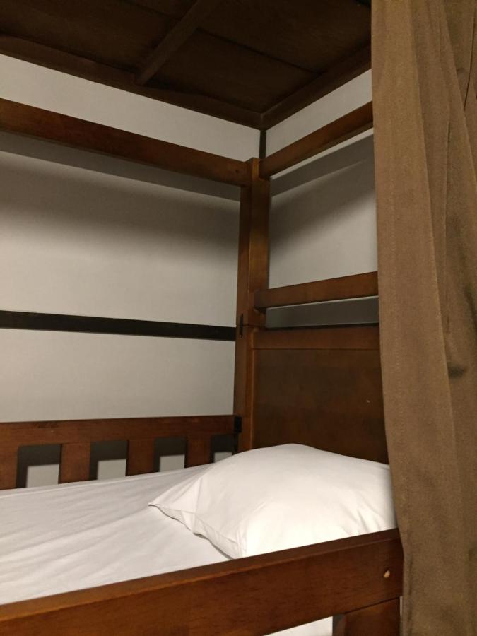 Lit dans Dortoir pour Hommes de 4 Lits