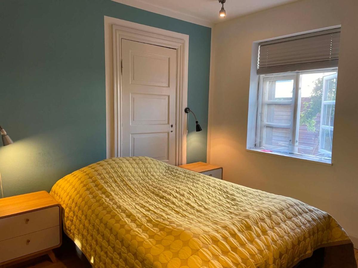 Home with Garden, Free Parking & 5 min from train - B&B Copenaghen