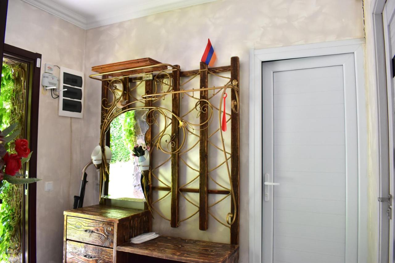 Waterfall House Dilijan - Bed and Breakfast Dilijan