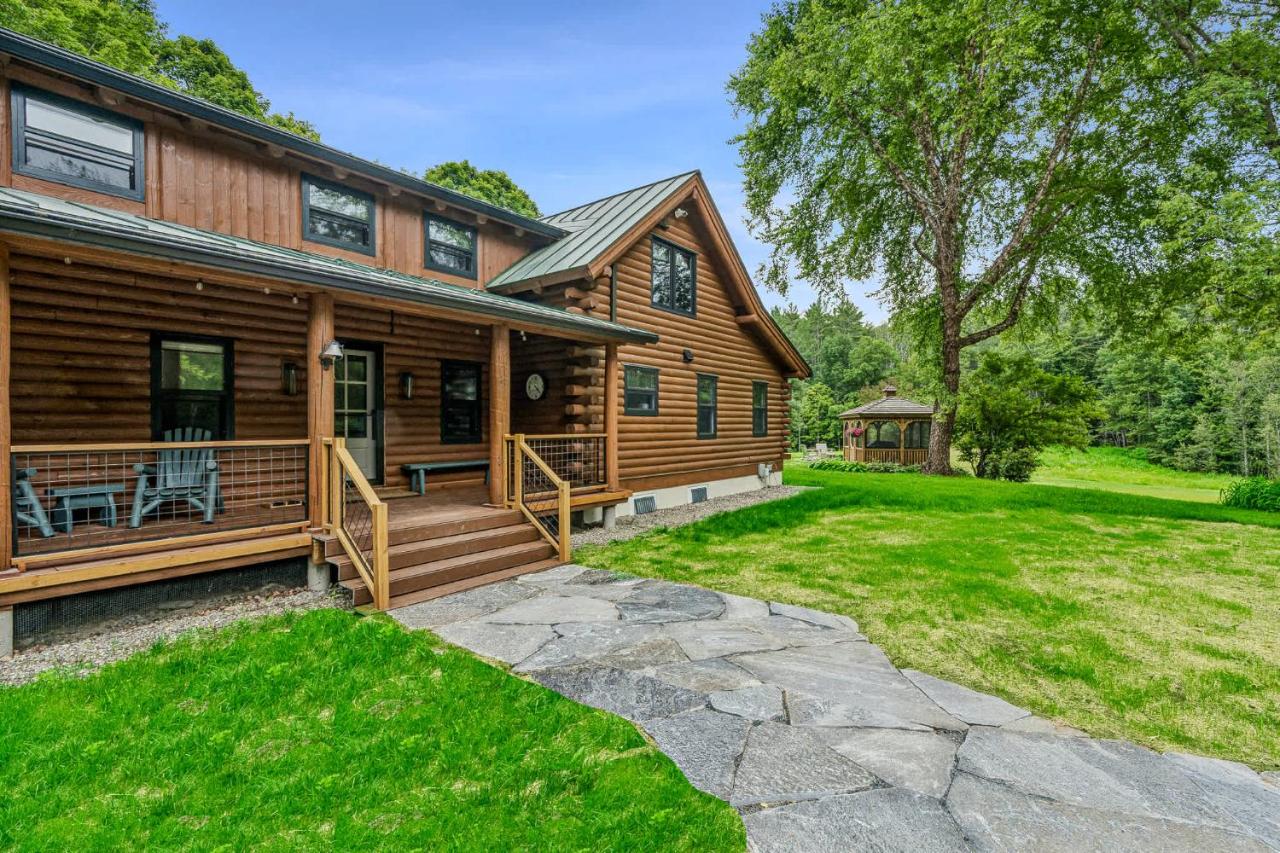 Log Cabin Fireplace Upper Valley - Wooded Chalet - B&B Hartland