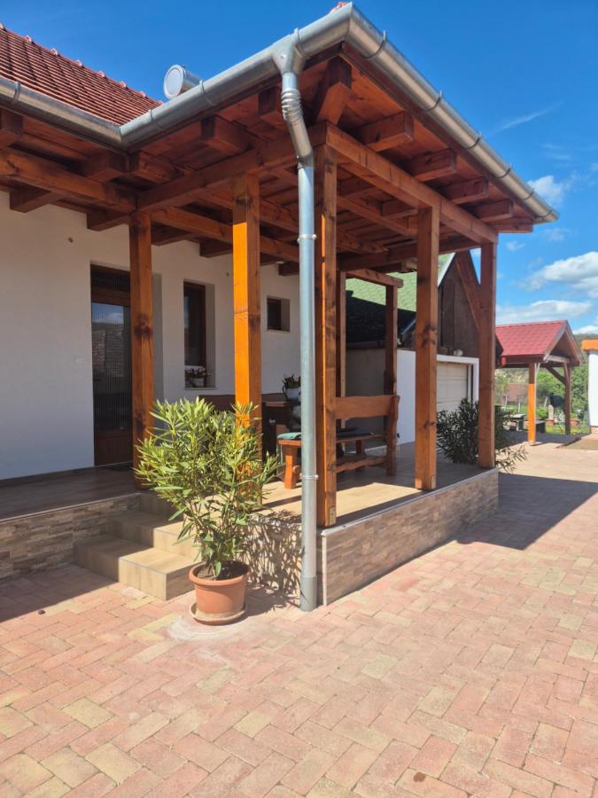 Hanna Vendégház - B&B Buják