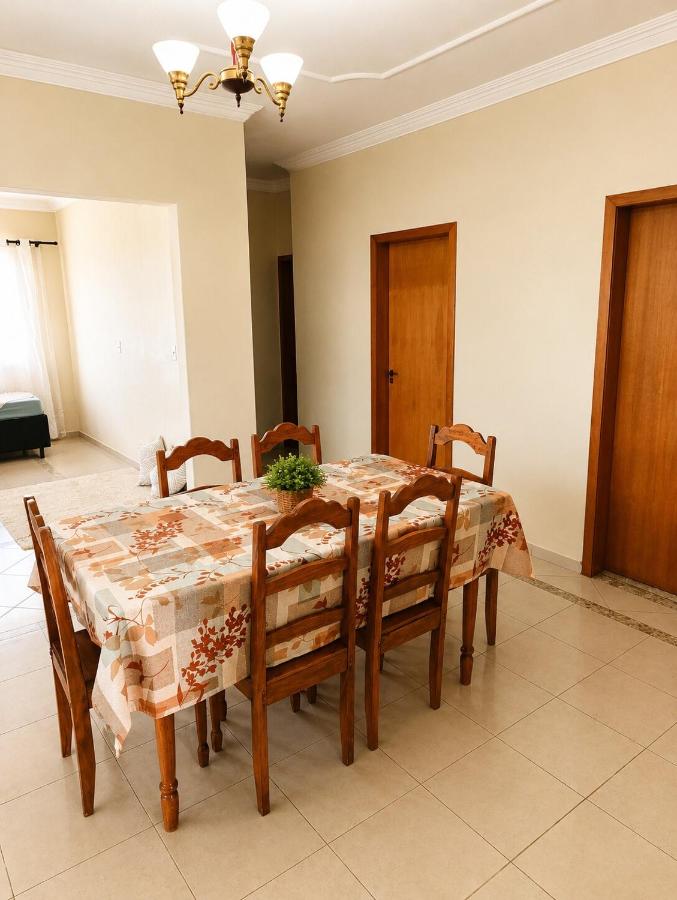 CASA PROX AO CENTRO - 4 QUARTOS - ESPAÇOSA E ACONCHEGANTe - B&B Cuiabá
