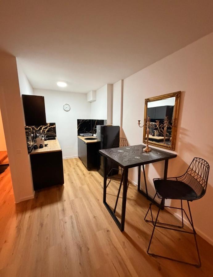 ModernesCity Apartment Innenstadt, Balkon - B&B Augsburgo