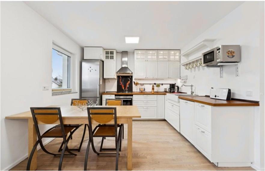 For Families and Teams, by Messe Munich ICM, direct Metro 15 min to CityCenter, Oktoberfest, 2-BedRoom full 2-BathRoom, free Parking, Balcony - Chambres d'hôtes Feldkirchen
