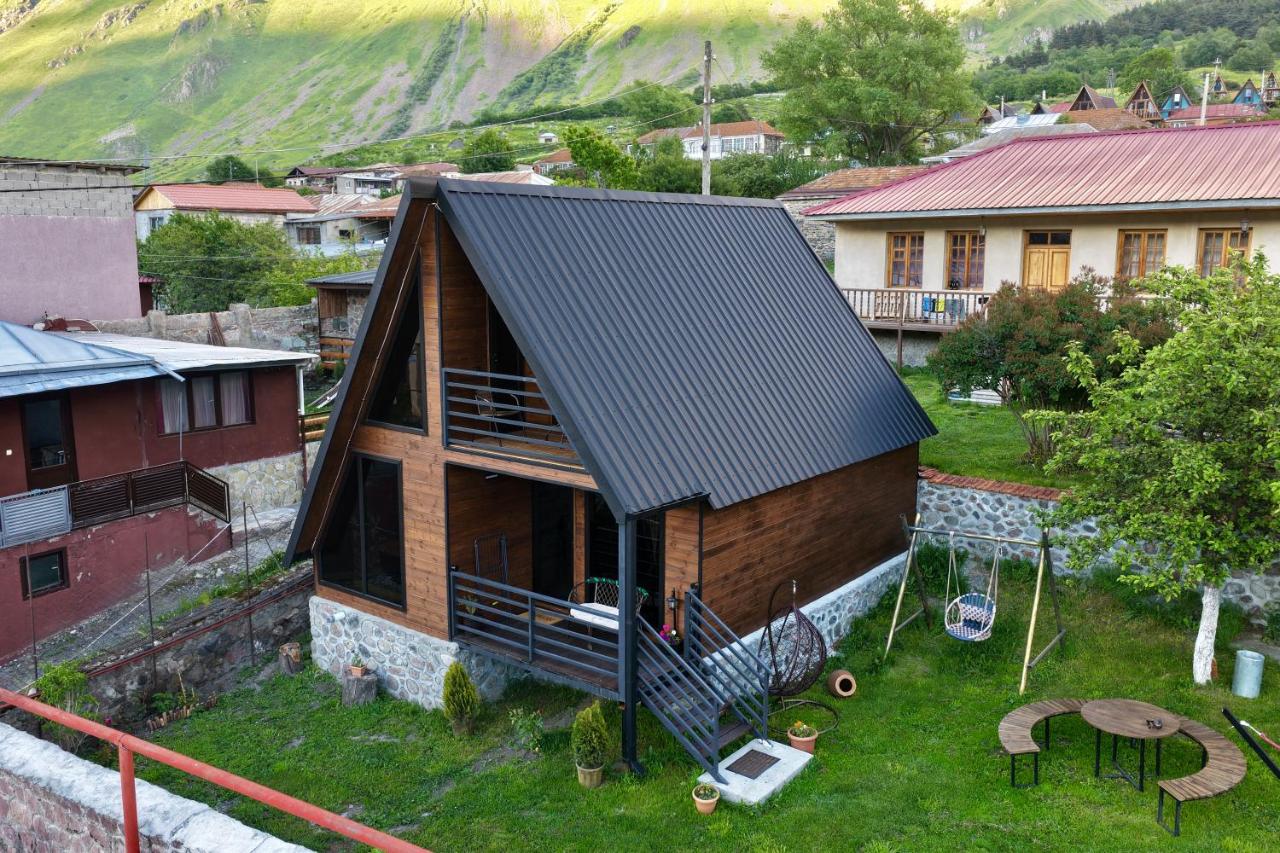 Golden Star Cottage - Chambres d'hôtes Stepantsminda