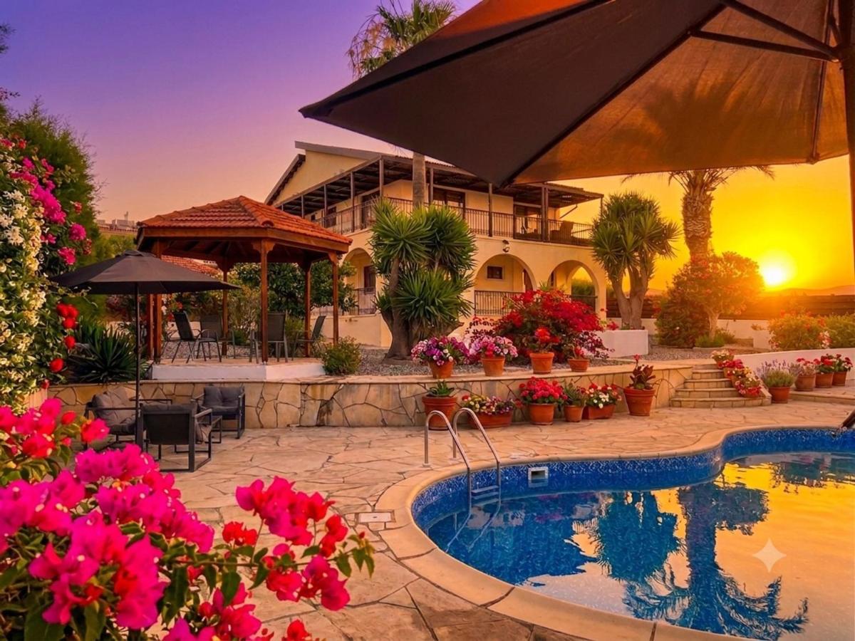 Charming Erimi Villa with Private Pool and Garden View - Bed and Breakfast Erími