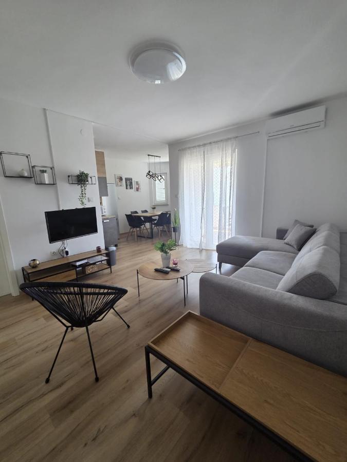 Apartman Branimir - Ferienwohnung Novalja