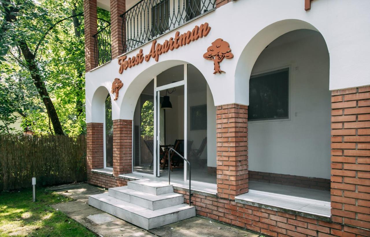 Forest Apartman - Bed and Breakfast Makó
