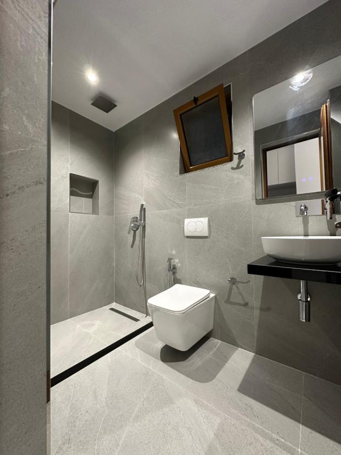 Kreshnik Apartments - B&B Ksamil