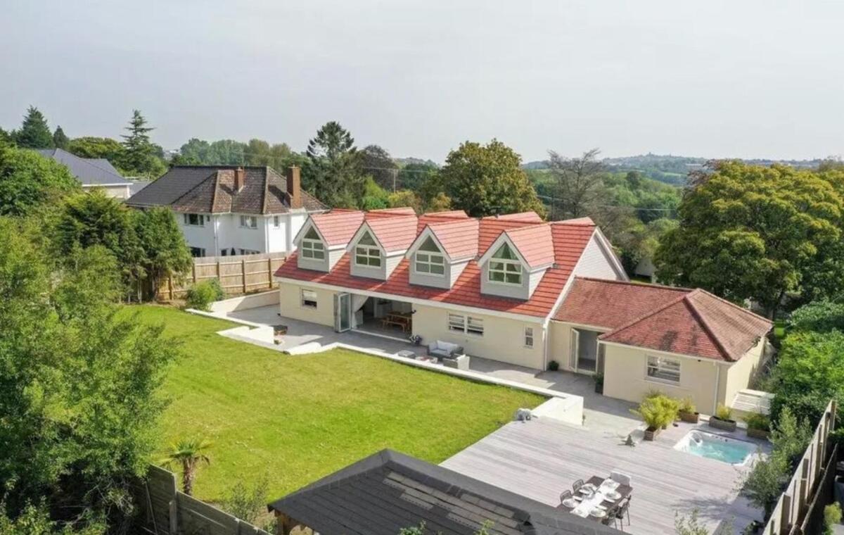 The Retreat Luxury Hot Tub Escape Near Cardiff - B&B Dinas Powys