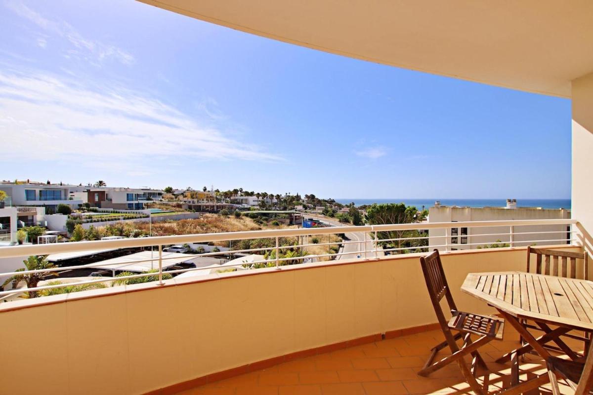 Bel et grand appartement - 2 chambres avec vue sur la mer - Bed and Breakfast Lagos