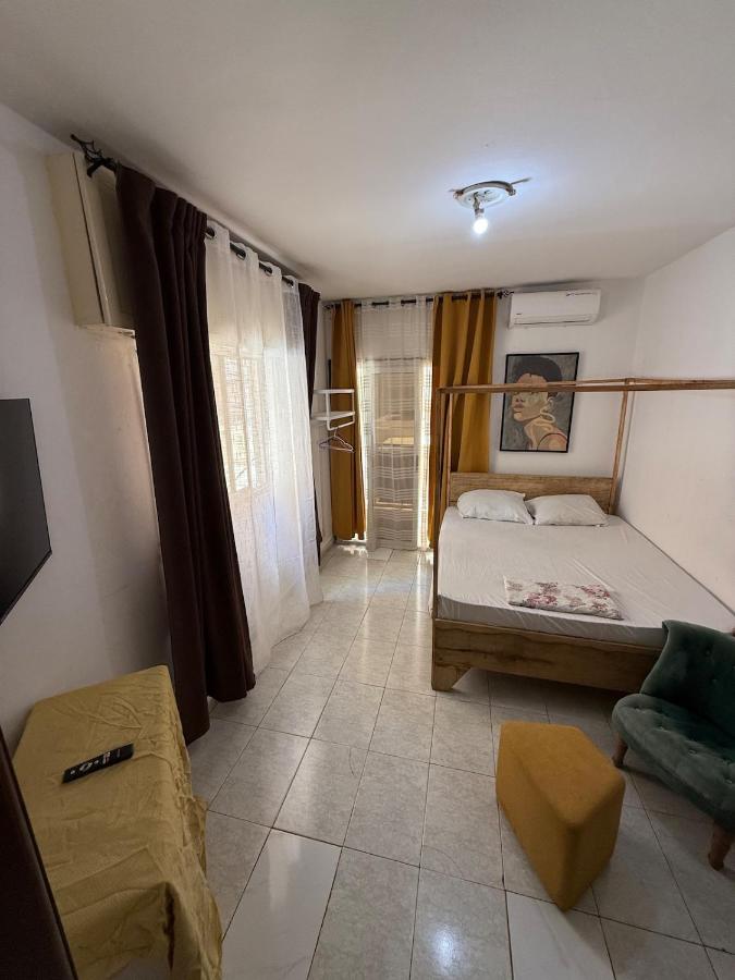 Comfy Jasmin Room 2 ministry of interior dakar ville - Chambres d'hôtes Dakar