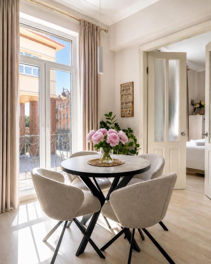 Stylish air-conditioned Klaipeda Flat, Near Dane River - B&B Klaipėda