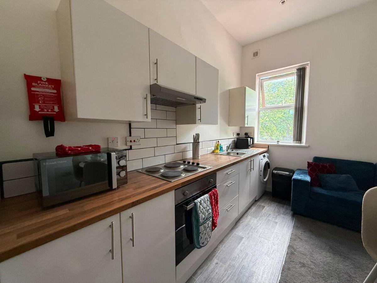 Casa Cove 2BR Apt w Parking - 5 min to Hospital - B&B Manchester
