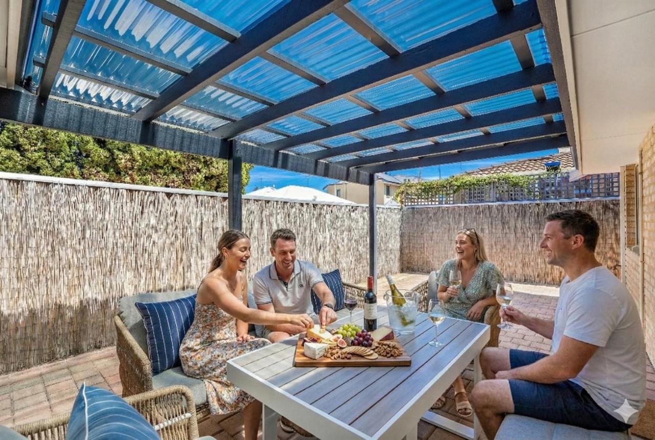 Vista Mare Stylish 3BR Coastal Stay - Chambres d'hôtes Perth