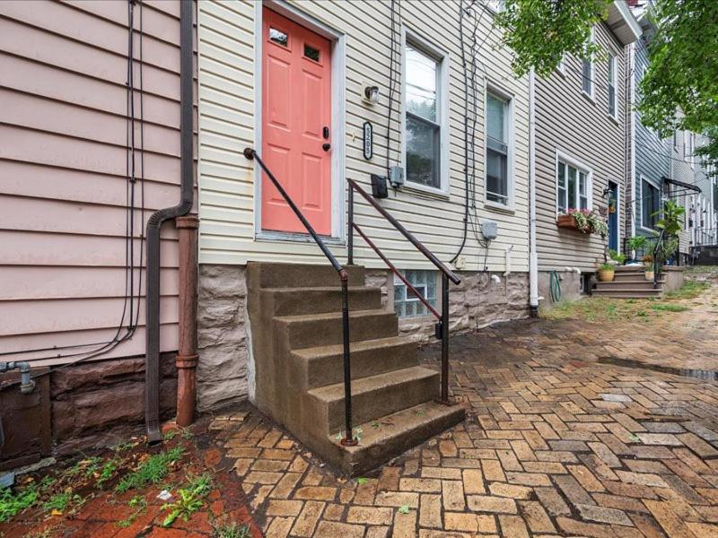 King Bed Apartment Near Butler St - Chambres d'hôtes Pittsburgh