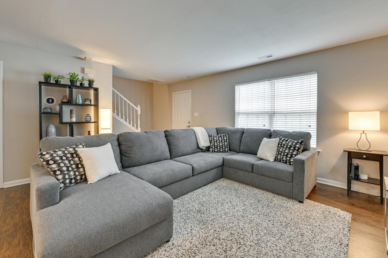 Near UNCC! Charlotte Family Retreat w/ Deck - Ferienwohnung Charlotte