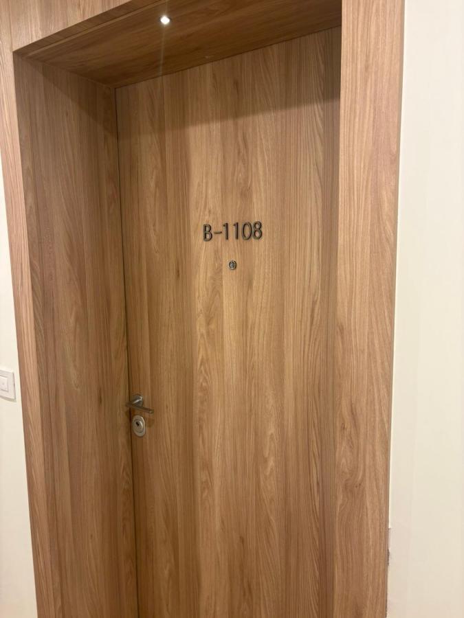 BW Scala Apartman 1108-whit free garage parking - Chambres d'hôtes Belgrade