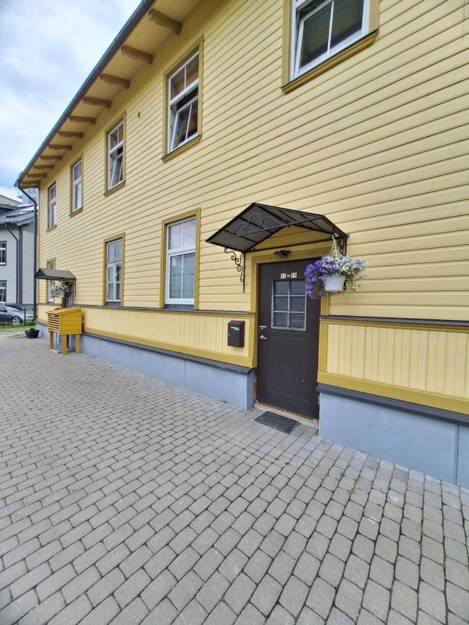 Central Tallinn - Kadriorg with free parking - B&B Tallinn