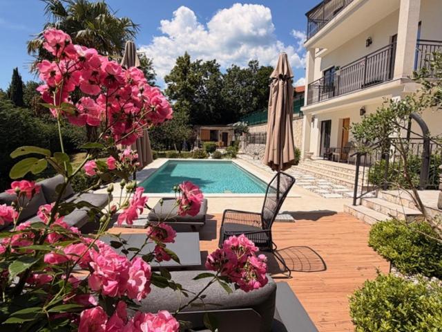 Luxury Kvarner Park Villa with garden and large RGB private pool - Ferienwohnung Kastav