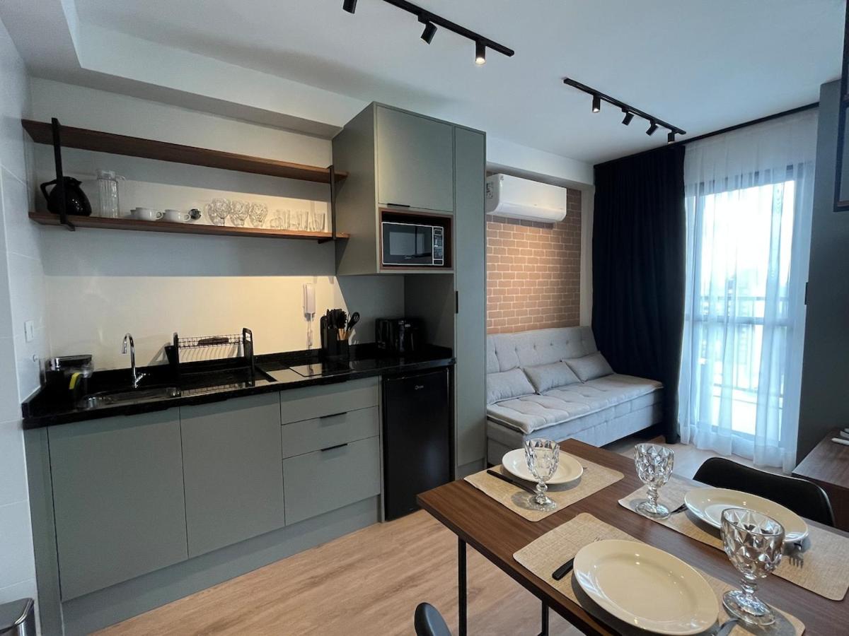 Studio Curitiba para 4 pessoas, Piscina Aquecida e Academia - B&B Curitiba