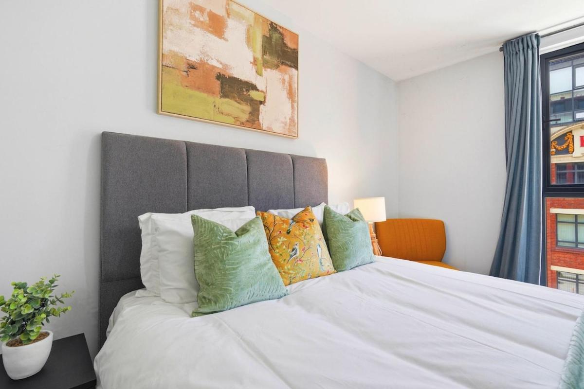 Modern Digbeth Stay with Ensuite and Free Parking - B&B Birmingham