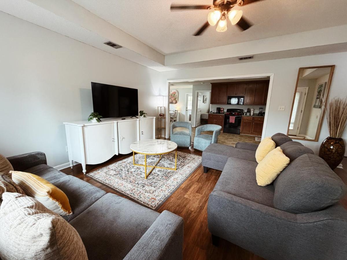 Perfect I-75 Stop 3BR2BA, Near VSU & Moody AFB - B&B Hahira
