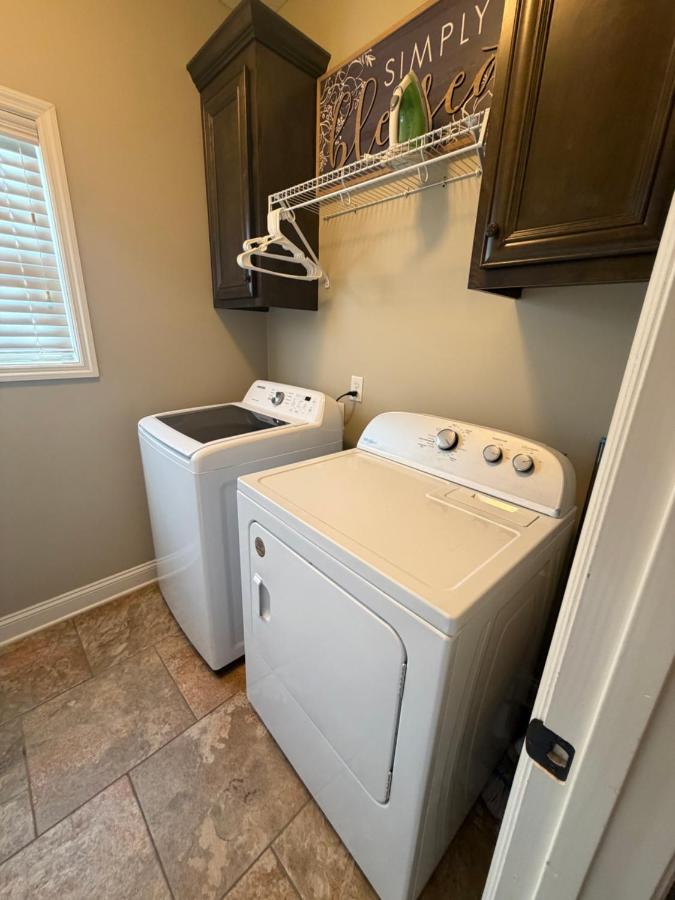 3BR Retreat I-75 Nearby Drive to Wild Adventures - Chambres d'hôtes Hahira