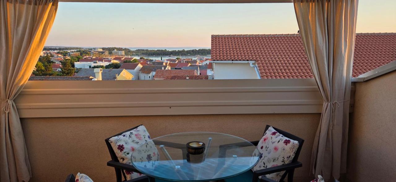 Apartment Mirta Novalja-center - B&B Novalja
