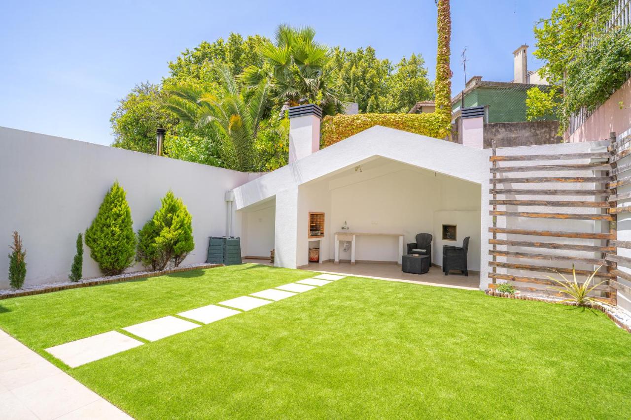 Modern Villa with Garden and Private Parking - Bed and Breakfast Lissabon