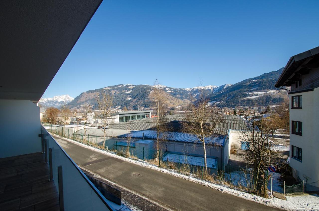 Two-Bedroom Apartment with Balcony and Lake View