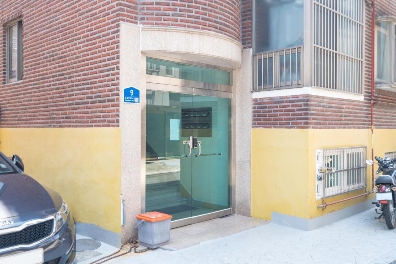 Sillim Seoul National University 5 Min Gangnam 20 Min Jamsil Seongsu Hongdae 2BR Sleeps 4 - Chambres d'hôtes Séoul