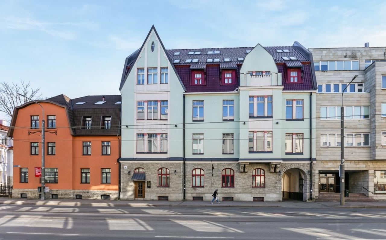 Urban-Glam City Centre Studio with a Gym and Terrace - B&B Tallinn