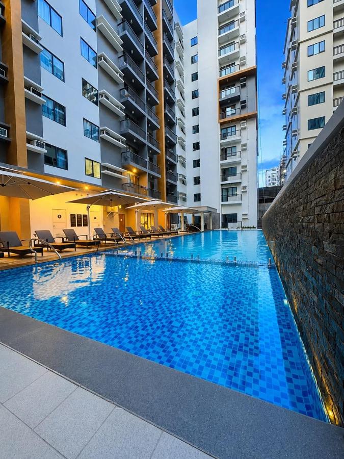 Two Regis Bacolod Cozy 1BR Condo with Balcony - B&B Bacólod