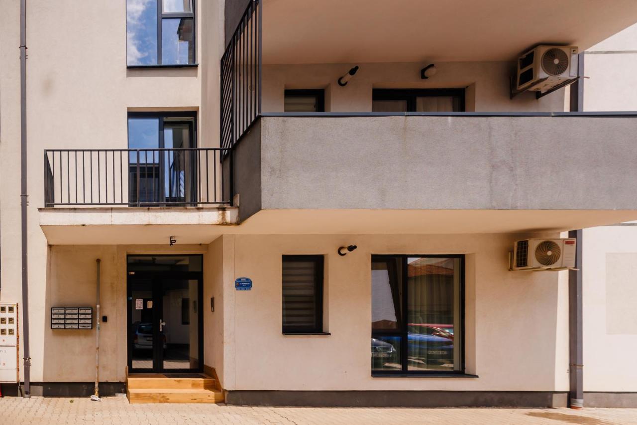 Emerald Suite - Private Parking & Self Check-In - B&B Timișoara