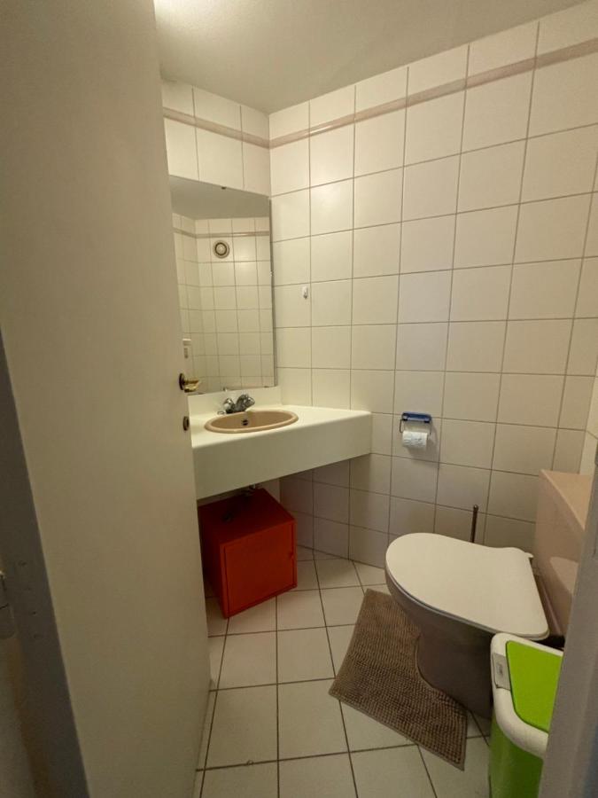 En-suite room with private bathroom - B&B Bruselas