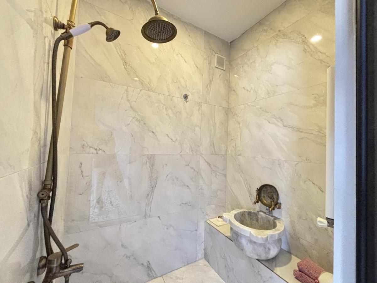 Stylish 1BR w Private Turkish Bath • Near Galata - Ferienwohnung Istanbul