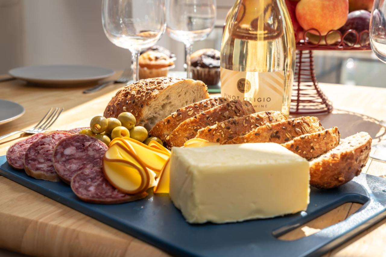KGV Stays - Modern Bungalow with Parking, Long Stays - Chambres d'hôtes Southampton