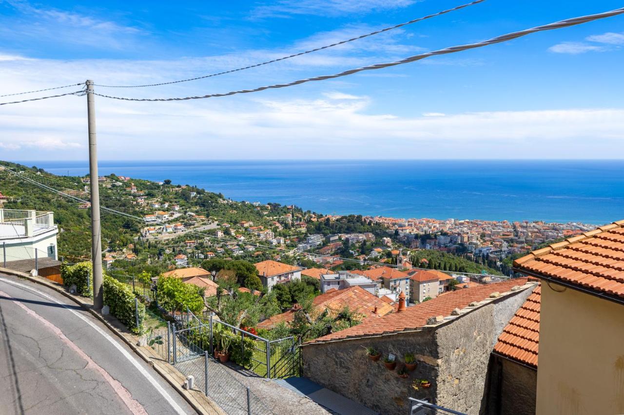 Hostdomus - Brezza Marina House - Chambres d'hôtes Alassio