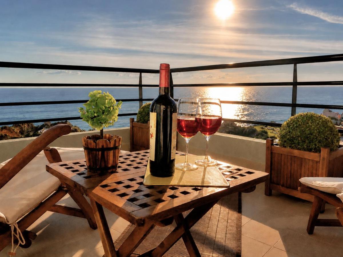 Absolute Beachfront - Huge Panoramic Sea View Balcony & Private Garage - B&B Portimão