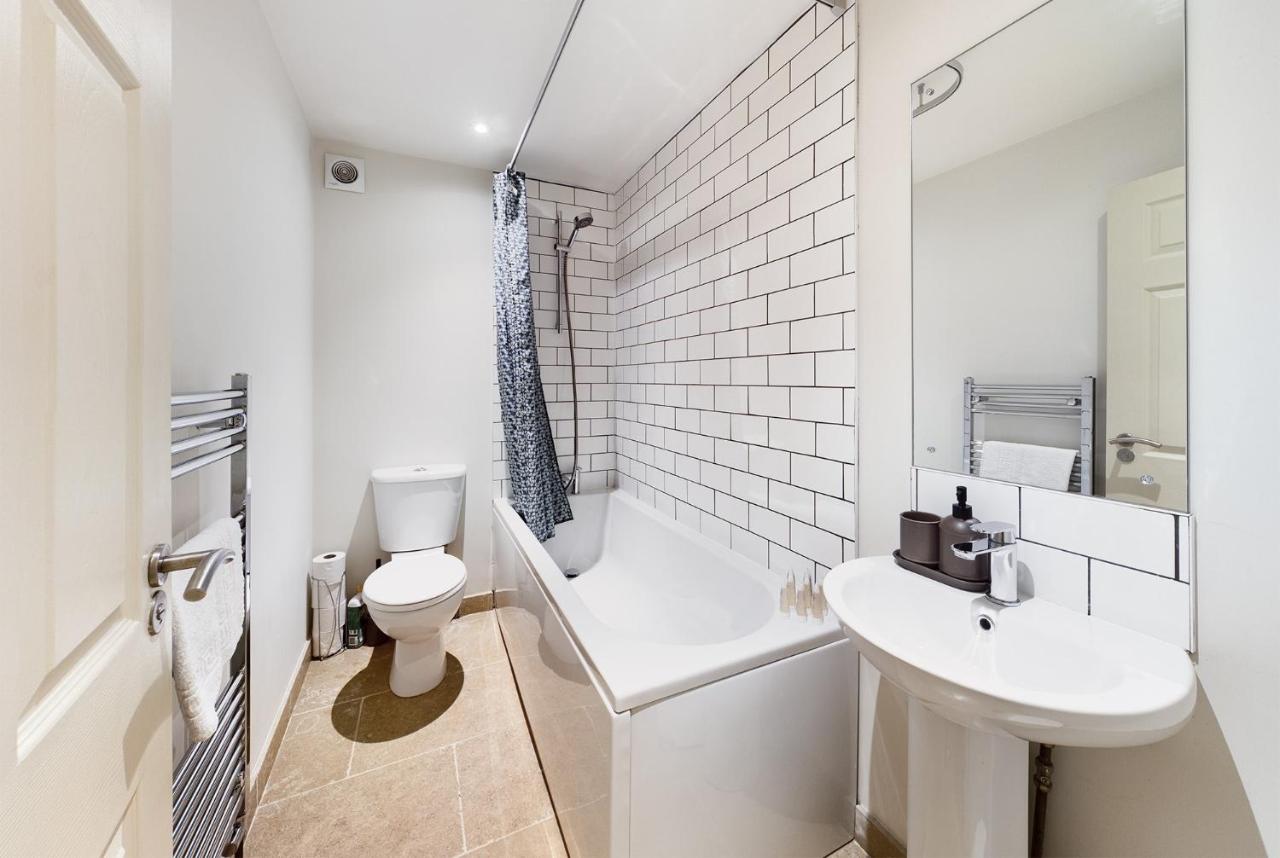 Two-Bedroom Deluxe Apartment