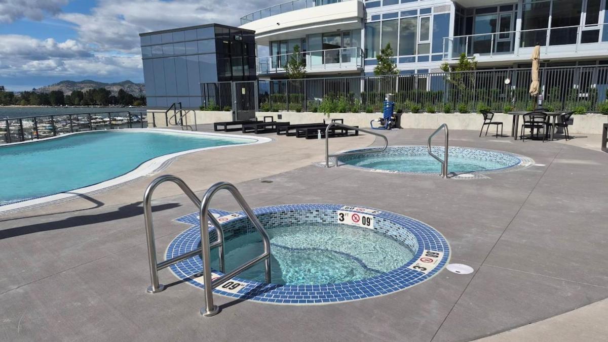 Kelowna Aqua Waterfront Rental - B&B Kelowna