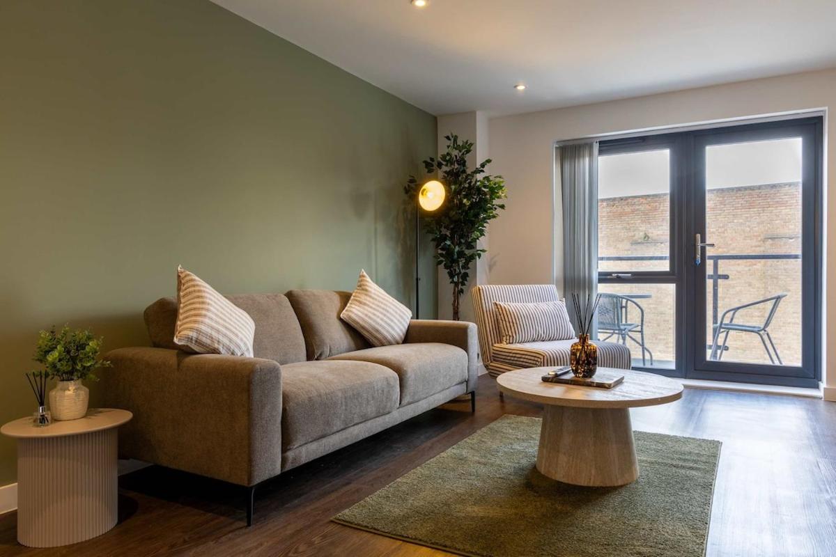 Modern York Apartment - Free Parking - Sleeps 7 - B&B York