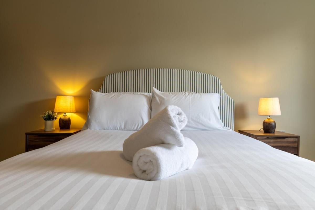 Modern York Apartment - Free Parking - Sleeps 7 - B&B York