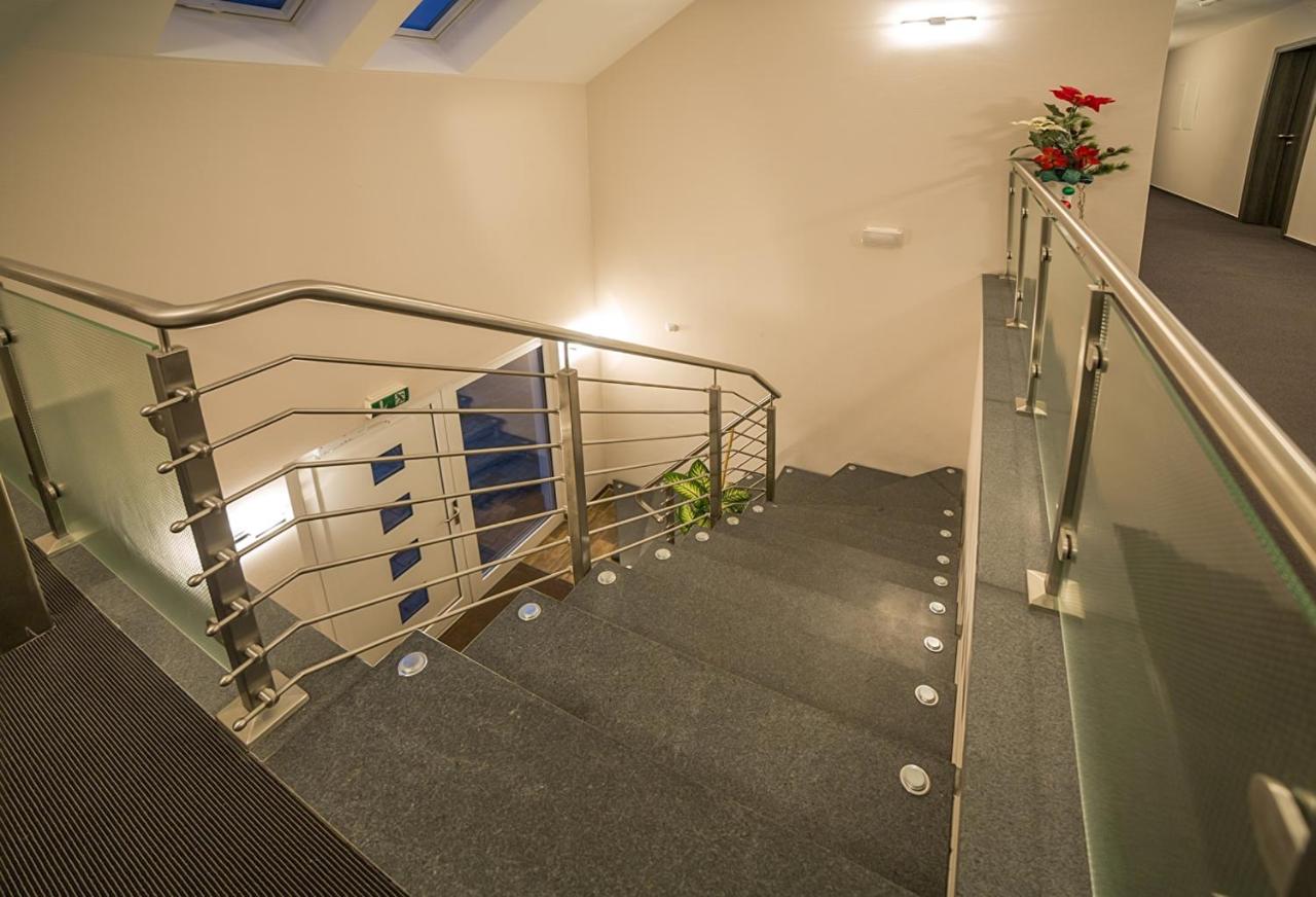 Doppel-/Zweibettzimmer mit Bad