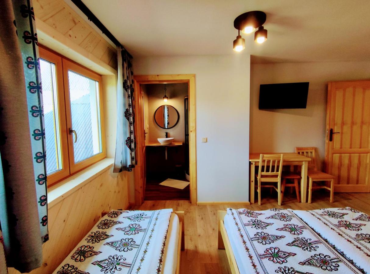 Habitación Triple con vistas a la montaña