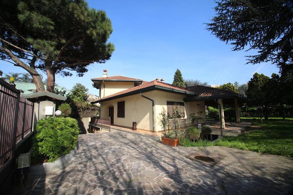 Villa Colle - B&B Rho