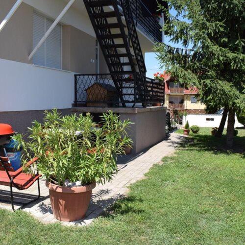 Andrea Apartman - Bed and Breakfast Siófok